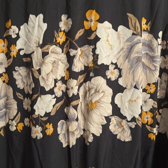 Super cute flowery dress made by old navy size xl - Picture 2 of 6